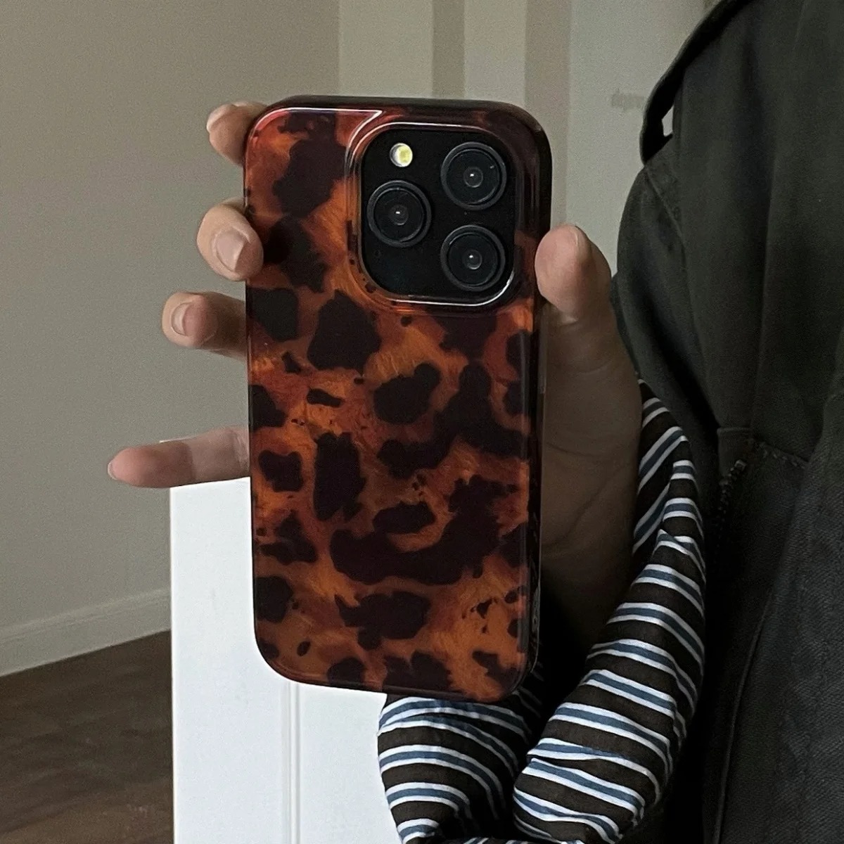 Retro Amber Texture Laser Phon - огляд і ціна Phone Cases Leopard Print